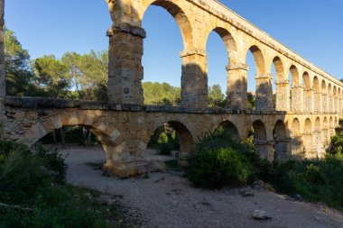 Tarragona 'daki Şeytan Köprüsü. Roma zamanından su kemeri.