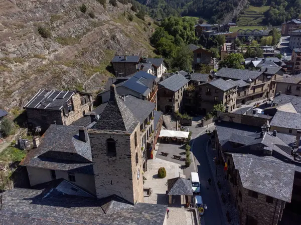 Ordino, Andorra 'da güzel taş sokaklar.