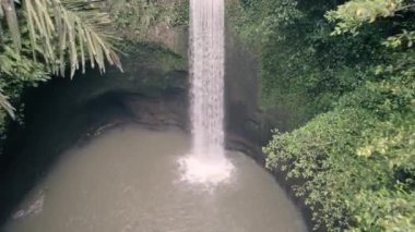 Tabanan Bali Endonezya 'daki Leke-leke Şelalelerinin Hava Görüntüsü