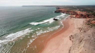 Sagres Algarve Portekiz 'deki Sahil, Sahil, Deniz ve Kayaların Hava Görüntüsü