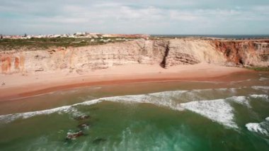 Sagres Algarve Portekiz 'deki Sahil, Sahil, Deniz ve Kayaların Hava Görüntüsü