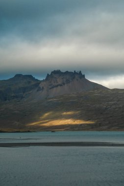 Stodvarfjordur fiyort ve engebeli dağlar, Doğu İzlanda