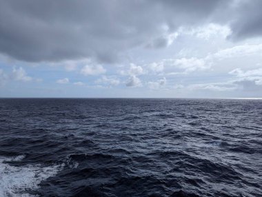 Ekvator 'un yanındaki denizde..