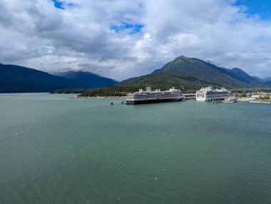 Skagway, Alaska 2024.07.31. - Yolcu gemileri Skagway 'e yanaştı.