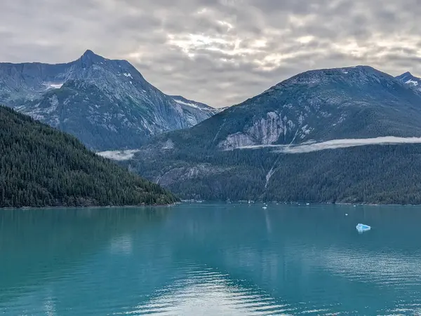 Endicott Kol 'dan güzel Alaska manzarası