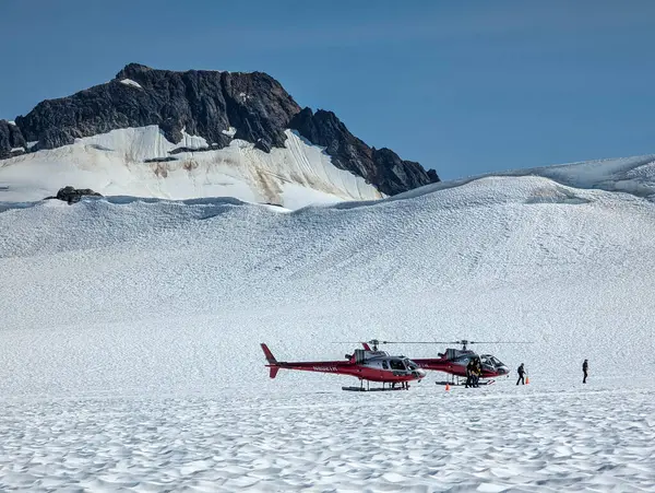 Skagway, Alaska 2024.08.06. Buzuldaki helikopterler.