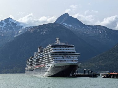 09.17.2024. Skagway, Alaska yolcu gemisi S limanına yanaştı.