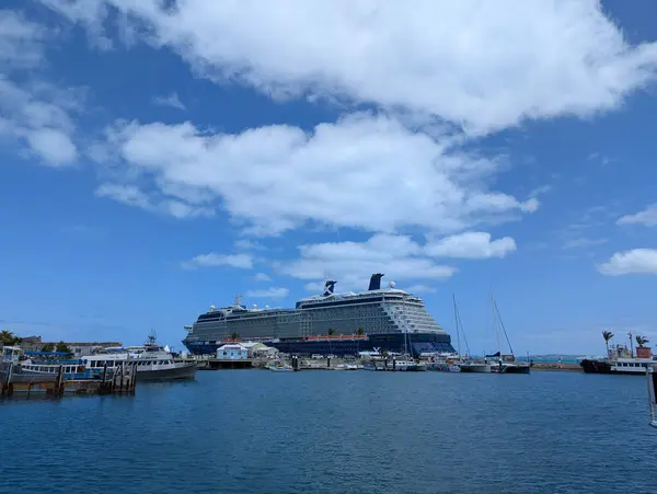 2025.04.22. Bermuda, Kraliyet Donanma Tersanesi Ünlülerin Ekinoksu