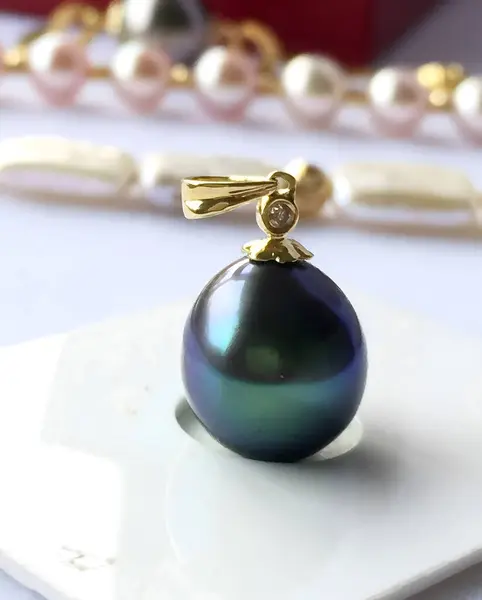 Stock image Black Tahitian Pearl Pendant with Diamond Accent