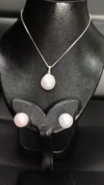 Zarif İnci Mücevher Seti Küpeler ve Kolye Kolye de dahil