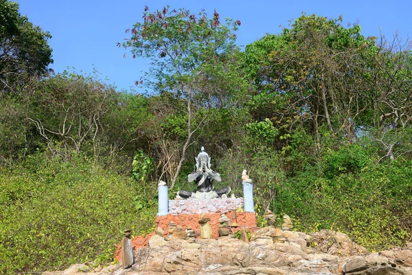 Rayong Tailandia Marzo 2023 Estatua Phra Aphai Mani Playa Sai — Foto de Stock
