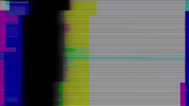 Arıza animasyon geçiş 4K video arızası arka plan Glitch TV Kötü Sinyal Efekti. Siyah arka planda arızalı televizyon. Arızalı hatlar çok gürültülü. Sinyal yok. Retro VHS arkaplanı.