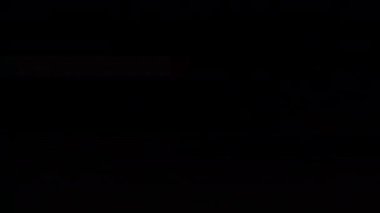 Arıza animasyon geçiş 4K video arızası arka plan Glitch TV Kötü Sinyal Efekti. Siyah arka planda arızalı televizyon. Arızalı hatlar çok gürültülü. Sinyal yok. Retro VHS arkaplanı.