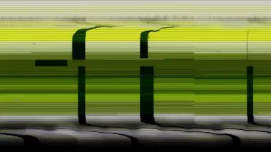 Arıza animasyon geçiş 4K video arızası arka plan Glitch TV Kötü Sinyal Efekti. Siyah arka planda arızalı televizyon. Arızalı hatlar çok gürültülü. Sinyal yok. Retro VHS arkaplanı.