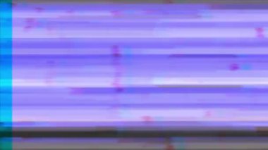 Arıza animasyon geçiş 4K video arızası arka plan Glitch TV Kötü Sinyal Efekti. Siyah arka planda arızalı televizyon. Arızalı hatlar çok gürültülü. Sinyal yok. Retro VHS arkaplanı.