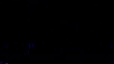 Arıza animasyon geçiş 4K video arızası arka plan Glitch TV Kötü Sinyal Efekti. Siyah arka planda arızalı televizyon. Arızalı hatlar çok gürültülü. Sinyal yok. Retro VHS arkaplanı.