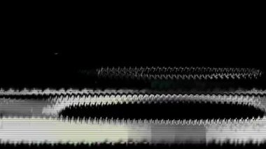 Arıza animasyon geçiş 4K video arızası arka plan Glitch TV Kötü Sinyal Efekti. Siyah arka planda arızalı televizyon. Arızalı hatlar çok gürültülü. Sinyal yok. Retro VHS arkaplanı.