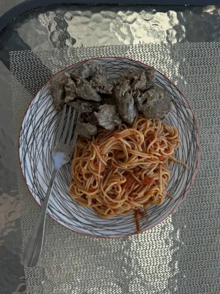 Yan Tabakla birlikte Spagetti 'nin Genel Görünümü. Yüksek kalite fotoğraf