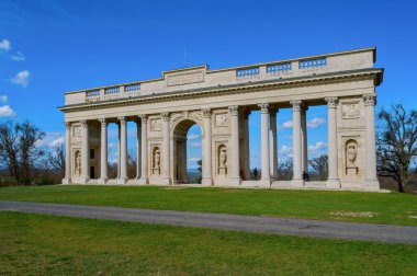 Valtice yakınlarındaki Reistn 'deki sütunların görüntüsü