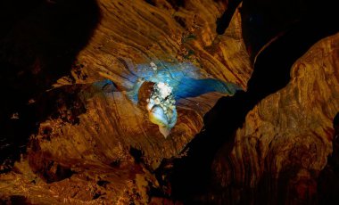 Slovak Ulusal Karst Mağarası 'nın Karst dekorasyonuna bir göz atın.