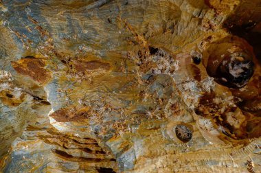 Slovak Ulusal Karst Mağarası 'nın Karst dekorasyonuna bir göz atın.