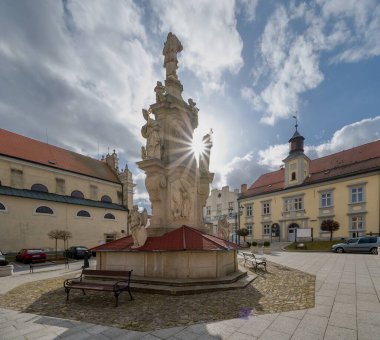 Pocatky 'deki Nepomuck Aziz John Heykeli