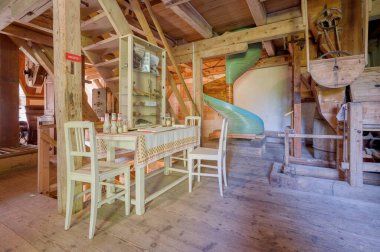 Su değirmeni teçhizatı manzarası