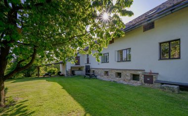 Horni Dubenky 'deki tarihi Chadim değirmen binasının manzarası