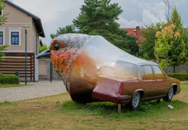 Kutna Hora 'da bir kuş heykeli