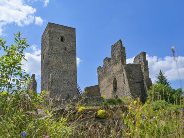 Rokstejn Kalesi 'nin kalıntılarının görüntüsü