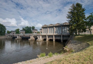 Podebrady 'deki hidroelektrik santrali, Elbe Nehri.
