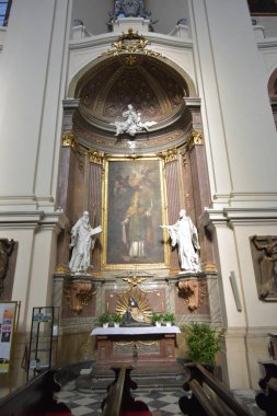 Brno 'daki Peter ve Paul Katedrali, iç ve dış