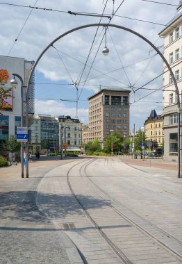 Arka planda Nisa Sarayı, Liberec 'teki Soukenne Meydanı manzarası