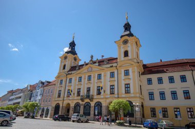 Pisek 'teki tarihi belediye binasının manzarası