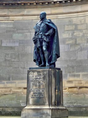 Edinburgh 'daki Kral Charles Bridge' in heykeli.