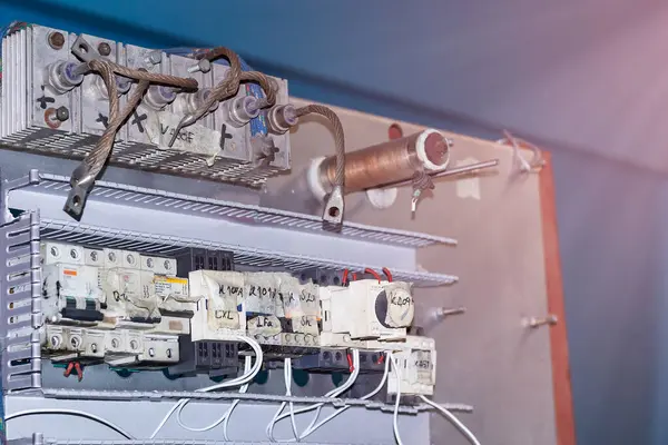 Vinç sistemi için yeniden düzenleme. Manyetik kontağı kontrol edin..