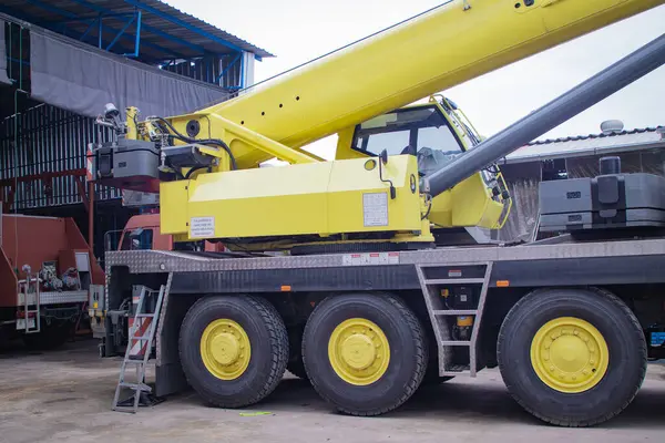 Mobil Turnalarda Taşıyıcı ve Tekerlek Detaylarının Kapsamlı Analizi