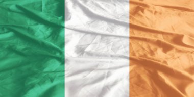 İrlanda Bayrağı Yakından Dalgalanıyor