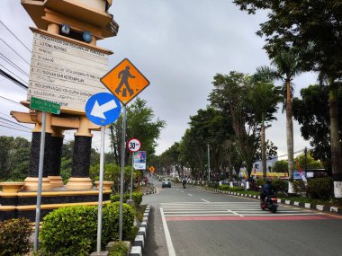 Balikpapan-Doğu Borneo 18 Ağustos 2024, Endonezya 'nın orta kesiminde sokak manzarası