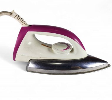 Balikpapan-Doğu Borneo, 16 Ağustos 2024, beyaz zemin üzerinde izole edilmiş elektrikli demir.