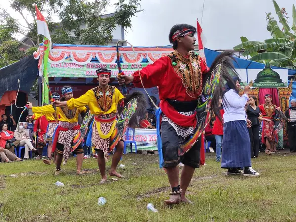 stock image Balikpapan-Indonesia September 1st,2024 A performance of the Kuda lumping dance, Kuda Lumping is a traditional dance in which the dancers use horse-like props