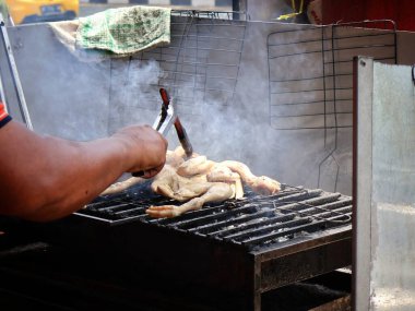 Izgara tavuk. Izgara tavuk. Barbekü Tavuğu. - Öğle yemeği. Akşam yemeği. Atıştırmalık Yiyecekler. Açık Yemek. Açık hava etkinliği. Pişmiş tavuk göğsü. Izgara et. İştah açıcı ızgara