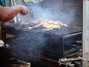 Izgara tavuk. Izgara tavuk. Barbekü Tavuğu. - Öğle yemeği. Akşam yemeği. Atıştırmalık Yiyecekler. Açık Yemek. Açık hava etkinliği. Pişmiş tavuk göğsü. Izgara et. İştah açıcı ızgara