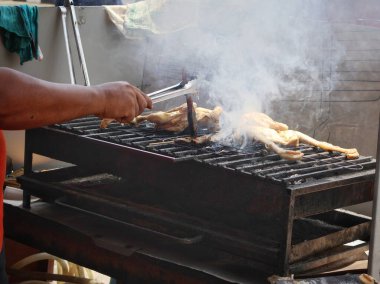Izgara tavuk. Izgara tavuk. Barbekü Tavuğu. - Öğle yemeği. Akşam yemeği. Atıştırmalık Yiyecekler. Açık Yemek. Açık hava etkinliği. Pişmiş tavuk göğsü. Izgara et. İştah açıcı ızgara
