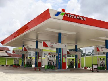Balikpapan-Doğu Kalimantan 16 Kasım 2024 Kapalı Benzin İstasyonu, SPBU pertamina balikpapan, pertamina Endonezya 'nın en büyük petrol şirketidir.