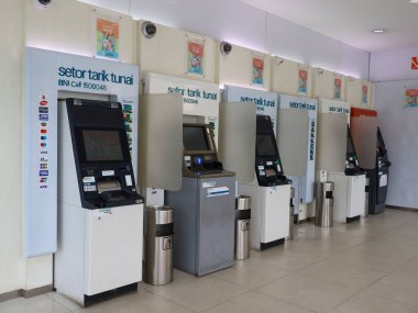 Balikpapan-Endonezya Aralık 21.2024 BNI ATM 'si (otomatik veznedar makinesi) Balikpapan permai, balikpapan şehrinde sıralanmıştır