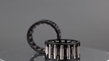 Rota izole edildi. Yüksek performanslı makinelerde kullanılan süper hassas rulo yatakları.