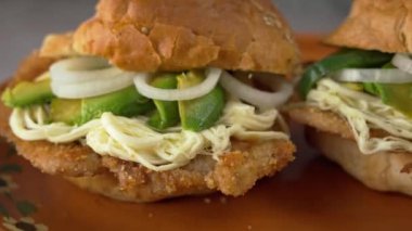 Puebla 'dan geleneksel yemek sandviçi, zoom geri