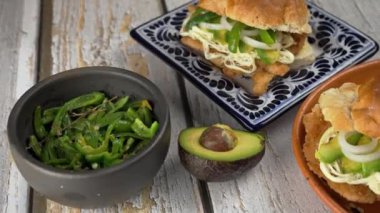 Meksika yemeği, Puebla Mexico 'dan Cemitas, sağa dön.
