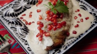 Puebla, Meksika 'dan klasik Chile en nogada.